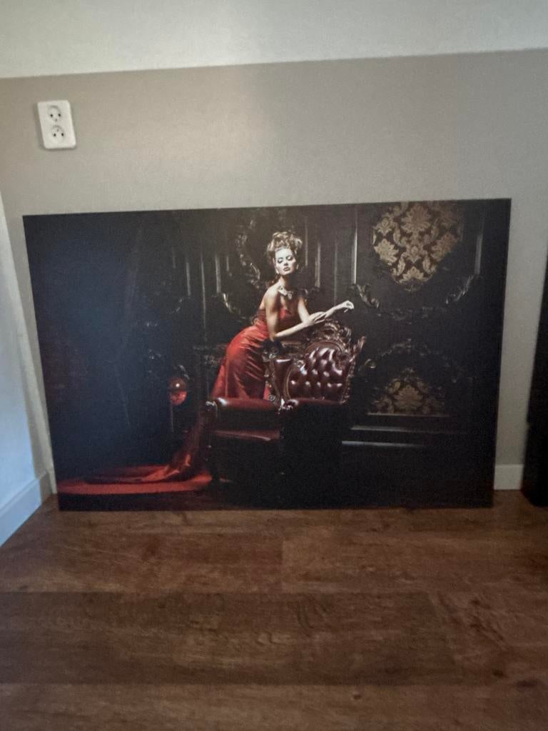 Groot Schilderij: Elegante Dame in Rode Jurk, Ophalen