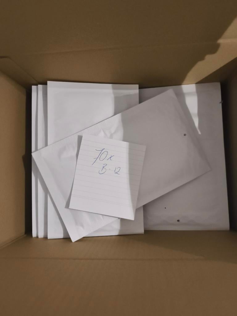 70 stuks B12 bubbel enveloppen, Diversen, Schoolbenodigdheden, Ophalen of Verzenden