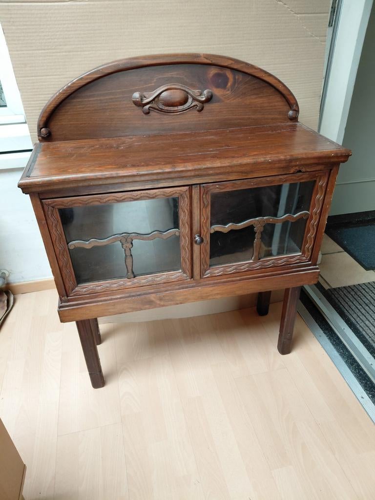 Thee kast, Antiek en Kunst, Ophalen