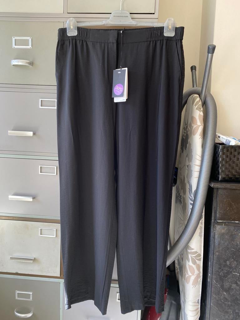 Nieuwe zomer broek van Gerry Weber maat 46, Kleding | Dames, Grote Maten, Ophalen of Verzenden, Nieuw, Zwart, Broek of Spijkerbroek