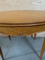 Antiek Frans bijzettafeltje, vintage side table, salontafel, Huis en Inrichting, Tafels | Sidetables, Ophalen, Gebruikt, 50 tot 100 cm