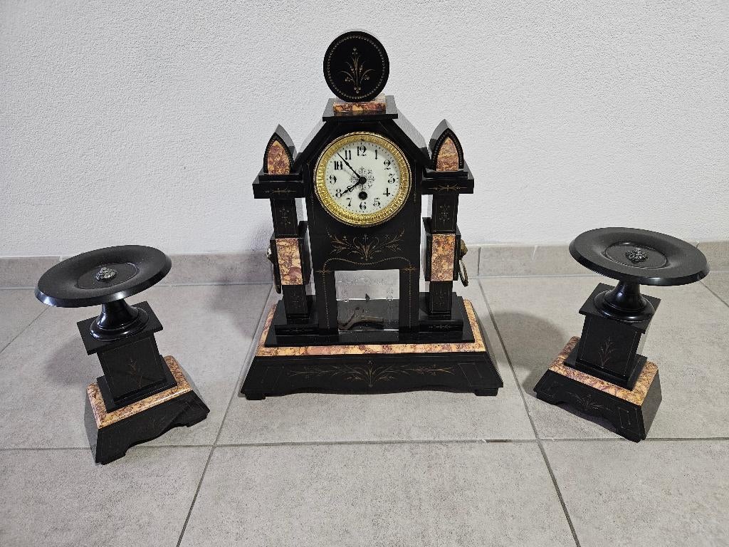 Schouwgarnituur met werkende klok, Ophalen