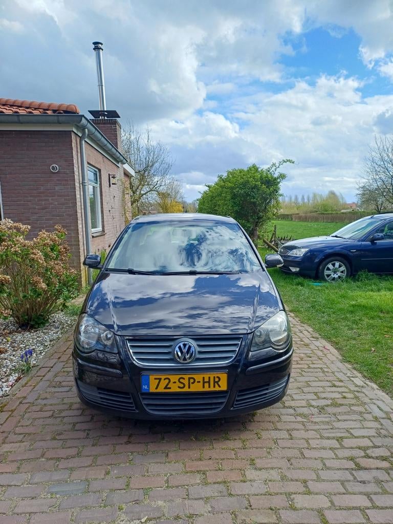 Volkswagen Polo 1.4 63KW FSI 2006 Zwart, Voorwielaandrijving, 4 cilinders, Origineel Nederlands, Handgeschakeld