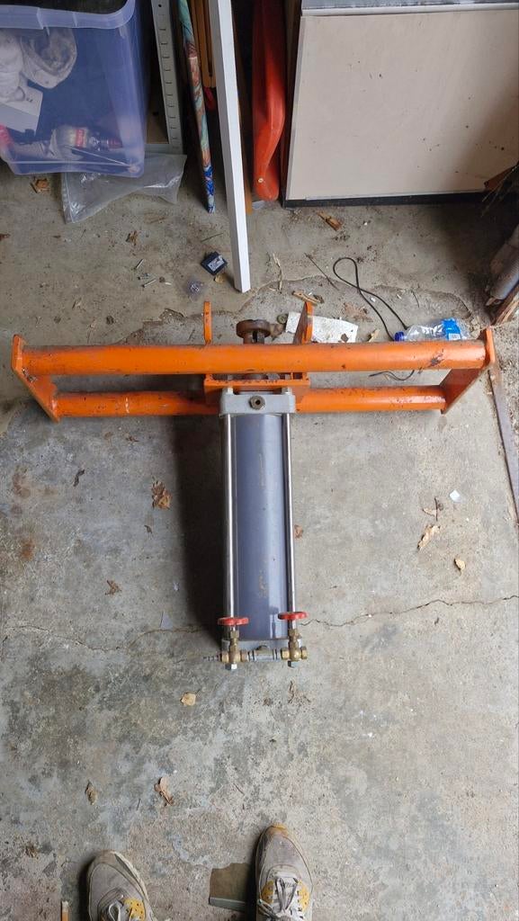 Robuuste putkrik voor garage of werkplaats, Ophalen of Verzenden, Gebruikt, Hydraulisch, Garagekrik