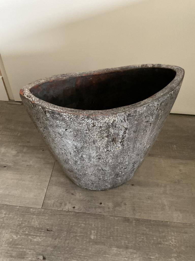 Stenen bloempot €10,00, Tuin en Terras, Bloempotten, Steen, Zo goed als nieuw, Minder dan 40 cm, Balkon
