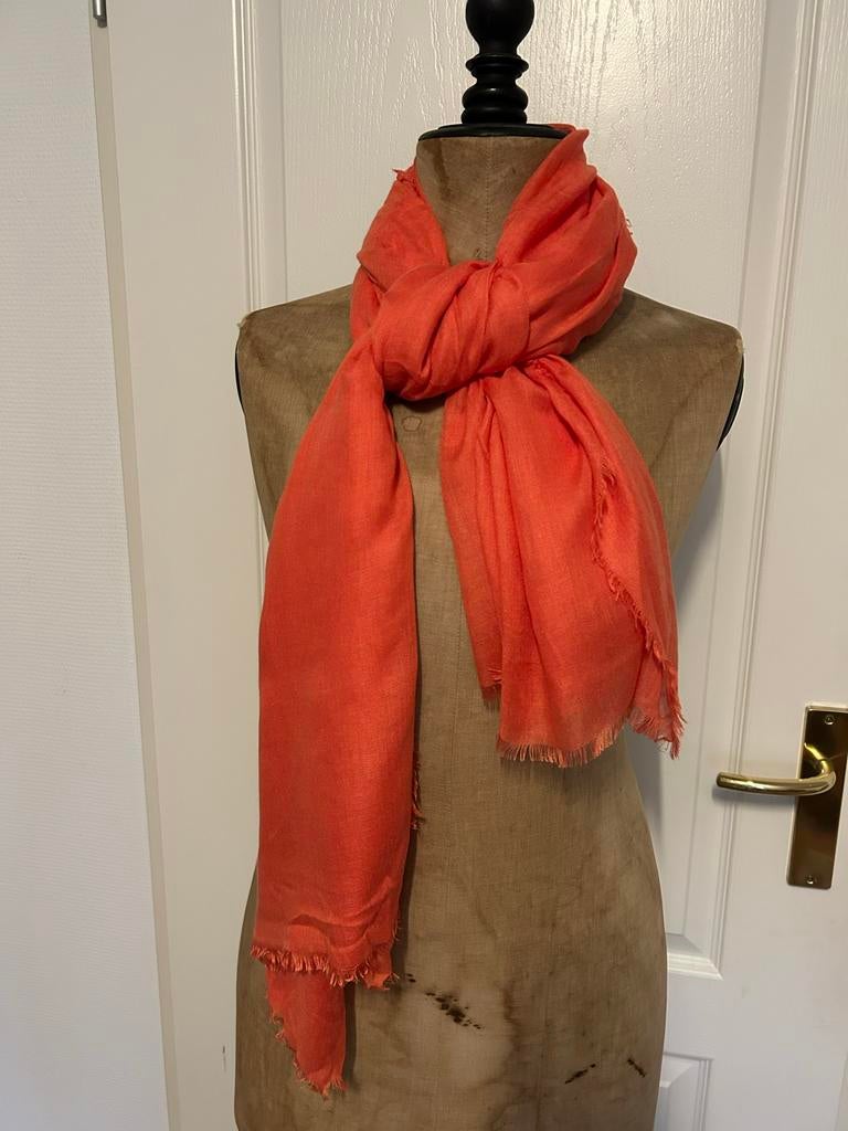 Oranje sjaal met franjes van 100% viscose, Kleding | Dames, Mutsen, Sjaals en Handschoenen, Ophalen of Verzenden, Nieuw, Sjaal