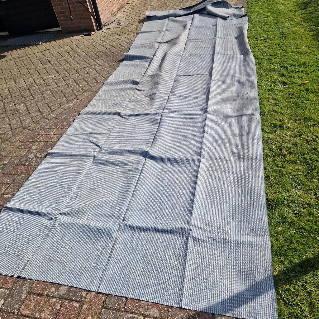 Vloerkleed voortent grijs/blauw/wit 5m x 3.5m, Caravans en Kamperen, Tentaccessoires, Zo goed als nieuw, Ophalen