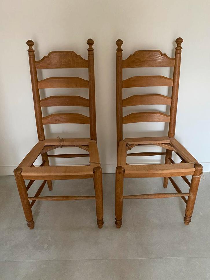 SET van 2 vintage knopstoelen, Huis en Inrichting, Stoelen, Gebruikt, Twee, Hout, Bruin, Ophalen