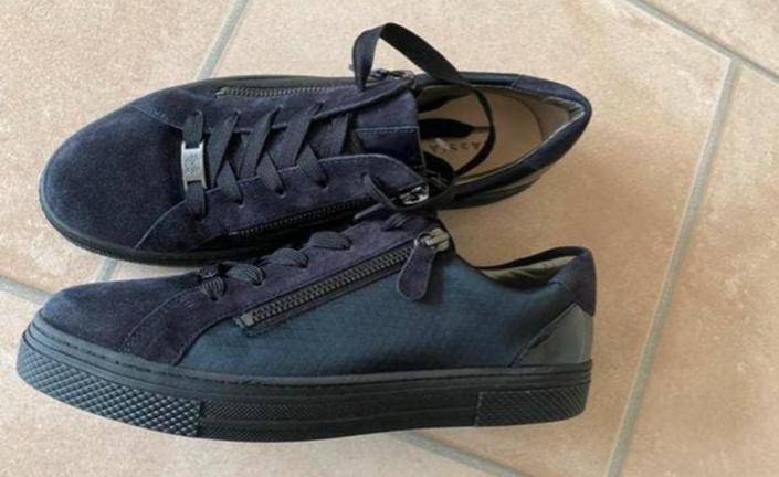 Zwarte Hassia Sneakers Maat 6.5, Kleding | Dames, Schoenen, Zo goed als nieuw, Sneakers of Gympen, Zwart, Ophalen of Verzenden