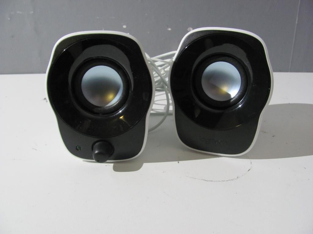LOGITECH Z120 model s-00109 stereo speakers 5v, Ophalen of Verzenden, Zo goed als nieuw, Speaker