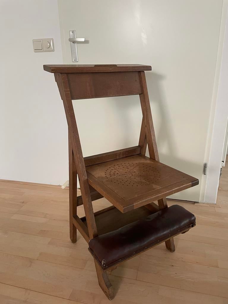 Antieke bidstoel / knielbank van hout, Ophalen