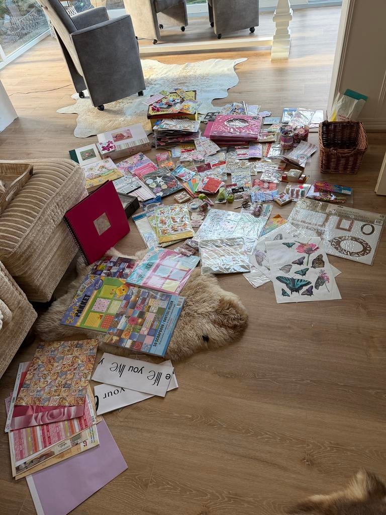 Giga veel scrapbook spullen, Hobby en Vrije tijd, Scrapbooking, Papier of Karton, Zo goed als nieuw, Info@scrapqieen.nl, Ophalen