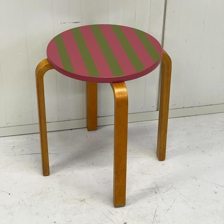 Moderne restyle vintage kruk streeppatroon plantentafel, Gebruikt, Onbekend, Ophalen of Verzenden, Onbekend