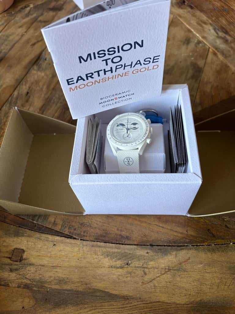 Omega x Swatch Mission to Earthphase Moonshine Gold, Kunststof, Polshorloge, Overige materialen, Nieuw