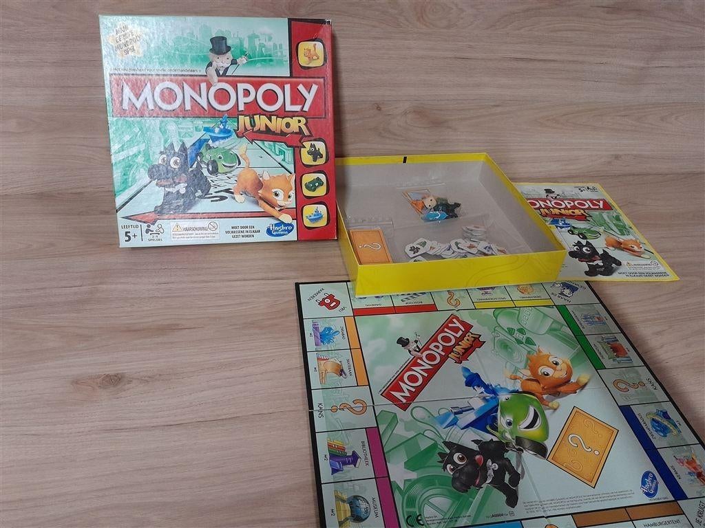 Monopoly junior hondje katje - s3008, Hobby en Vrije tijd, Gezelschapsspellen | Bordspellen, Verzenden, Zo goed als nieuw