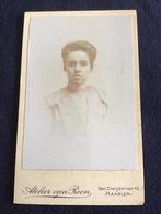 CDV, Vrouw, ATELIER VAN ROON, HAARLEM, Carte de Visite, Ophalen of Verzenden, Voor 1940, Gebruikt, Foto