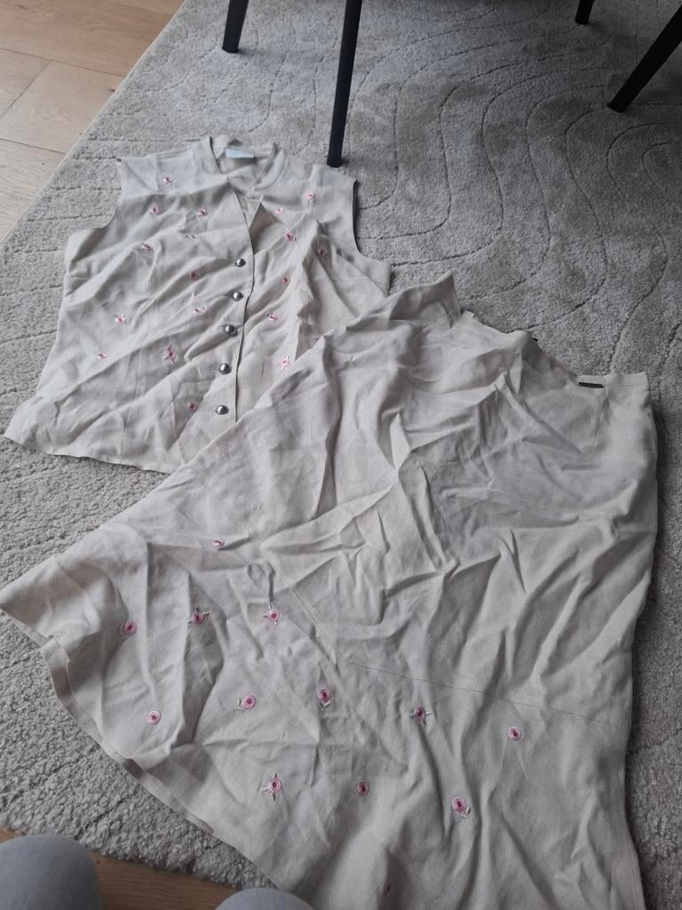 Geiger linnen set: rok en gilet - Maat 44/XXL - Beige, Beige, Maat 42/44 (L), Ophalen of Verzenden, Zo goed als nieuw
