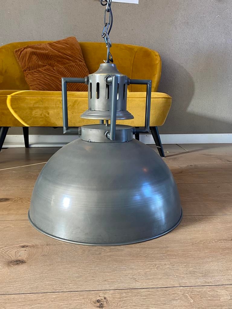 Twee industriële lampen van Clayre & Eef 57 cm, Huis en Inrichting, Lampen | Hanglampen, Ophalen of Verzenden, Zo goed als nieuw