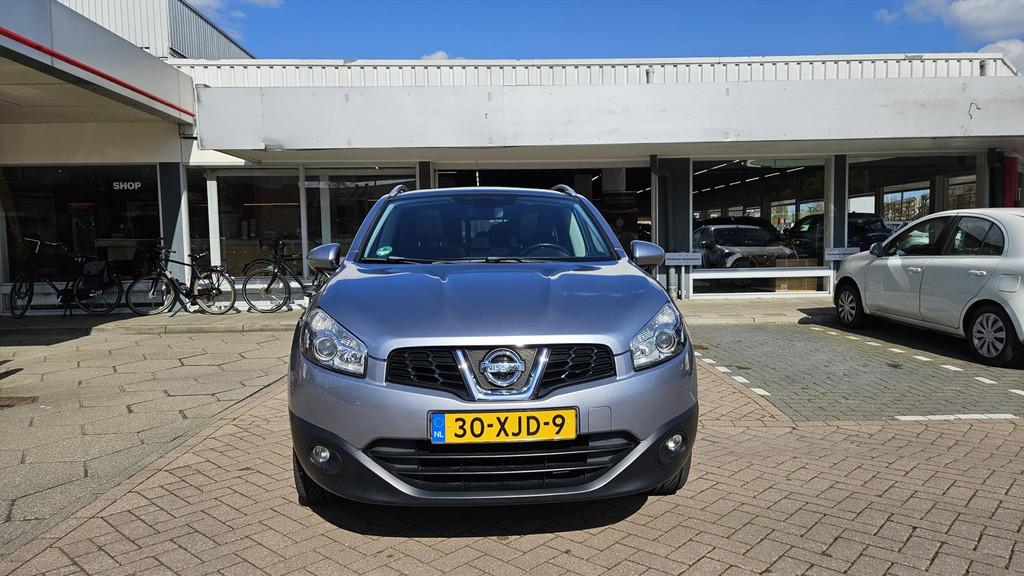 Nissan Qashqai 1.6 117pk Stop/Start Connect Edition, Stof, Zwart, 4 cilinders, 1210 kg