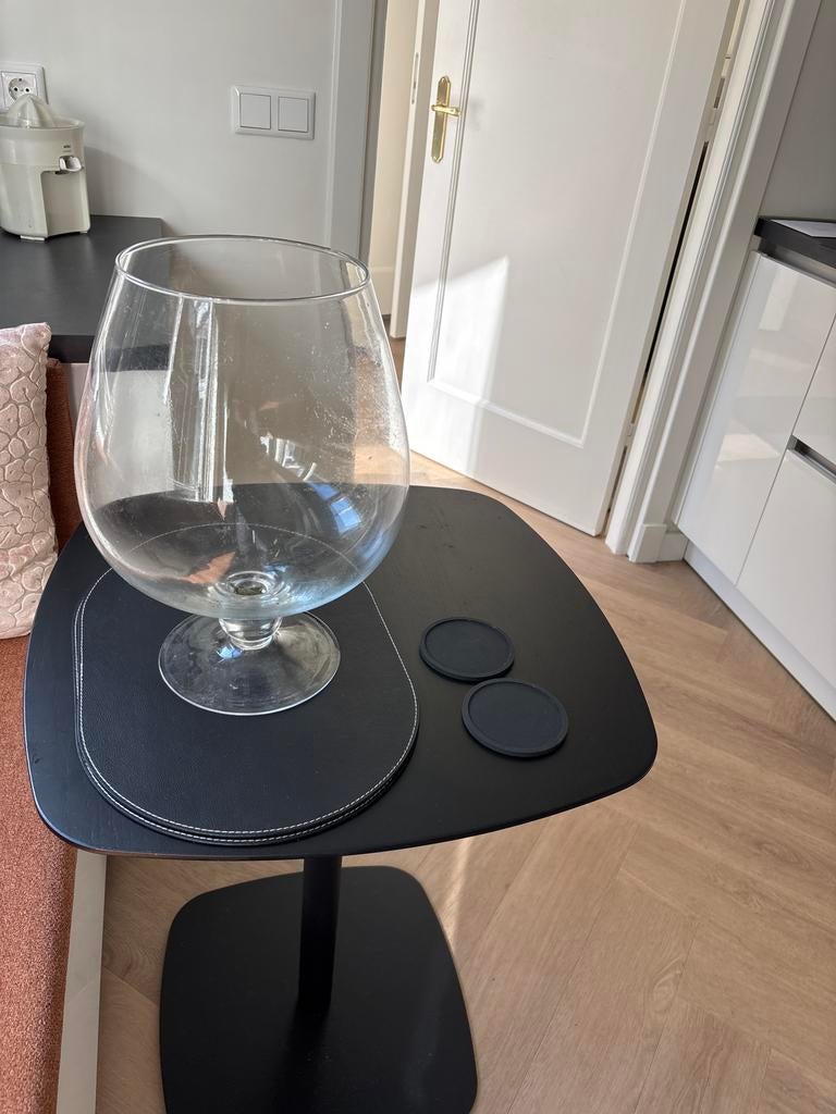 Grote glazen bolvaas op voet - 39 cm hoog, Ophalen