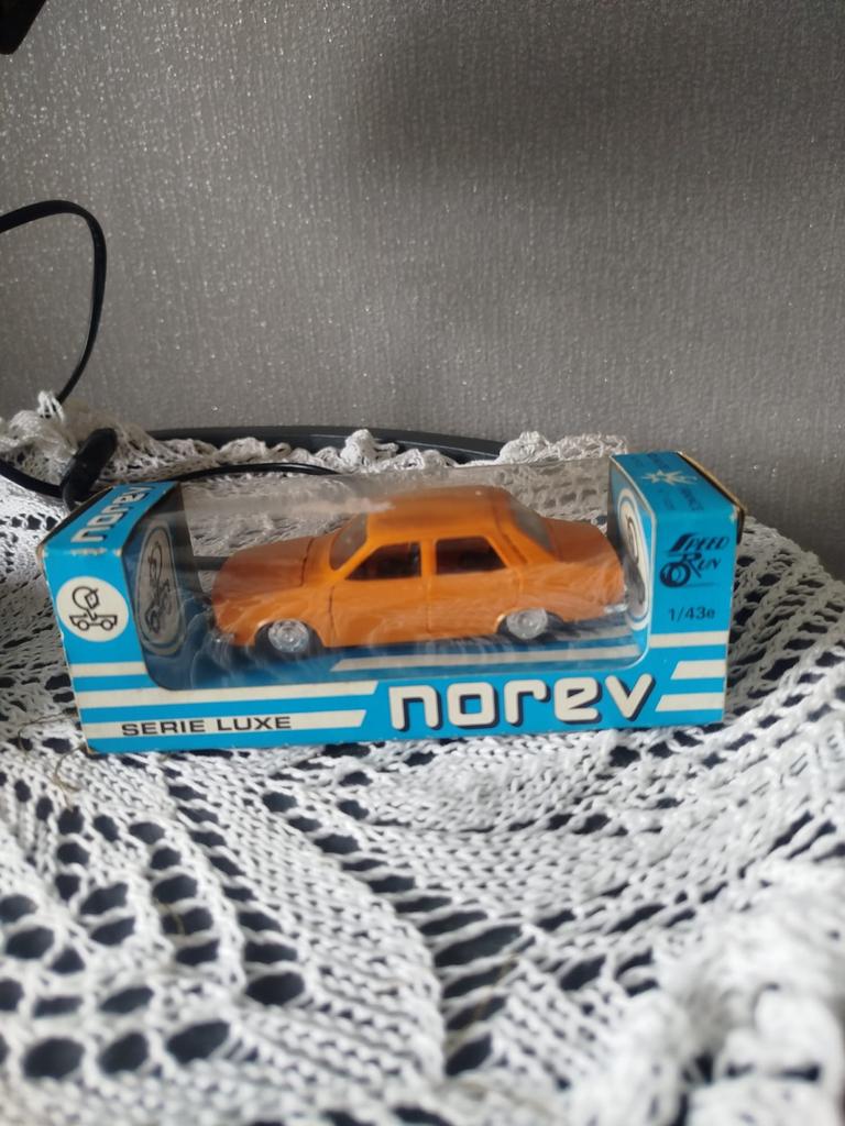Norev Serie Luxe Renault 12 modelauto 1/43 oranje, Verzenden, Gebruikt, Auto, Norev