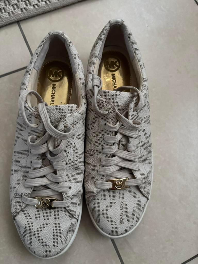 Nieuwstaat beige creme sneakers Michael Kors maat 37, Beige, Ophalen of Verzenden, Sneakers of Gympen, Zo goed als nieuw