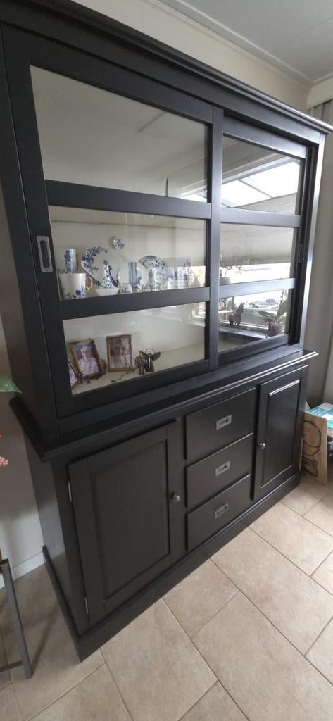 Zwarte buffetkast met glazen schuifdeuren, Ophalen of Verzenden