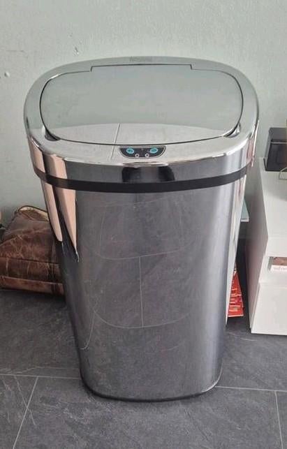 Grote zilverglanzende prullenbak met sensor, Ophalen, Gebruikt, 40 liter of meer, Rvs