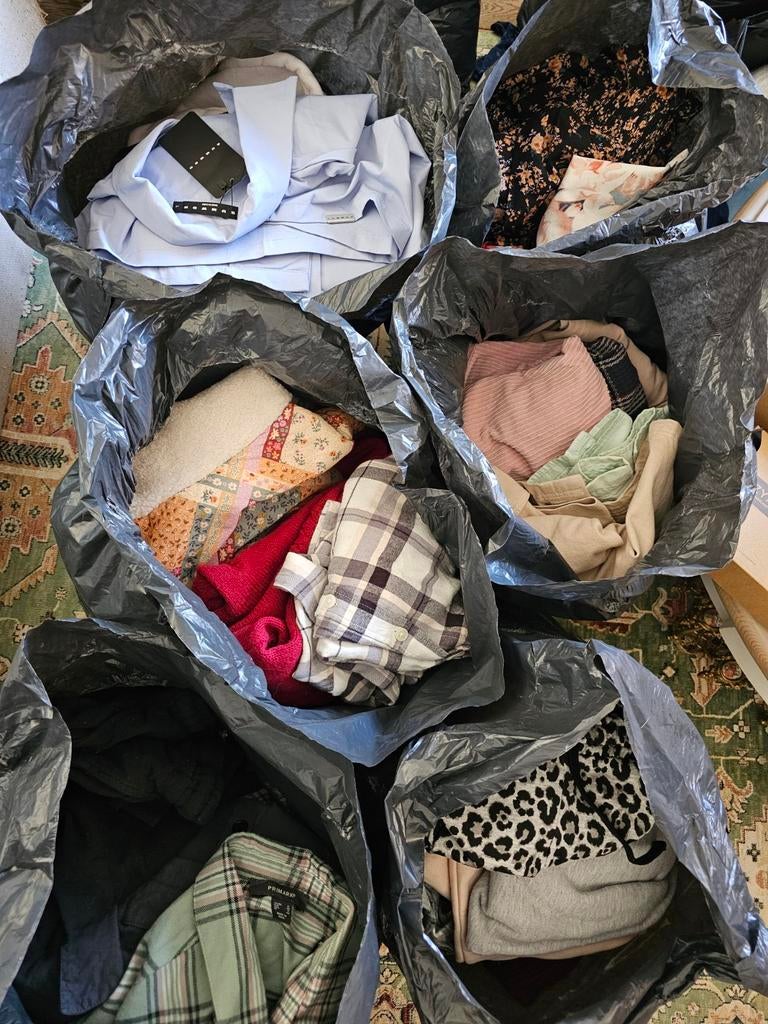 6 zakken kleding, Ophalen, Gedragen, Maat 42/44 (L)