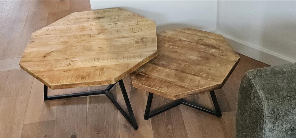 Zeshoekige salontafels van teakhout met metalen onderstel, Ophalen, 50 tot 100 cm, Zo goed als nieuw, Overige vormen