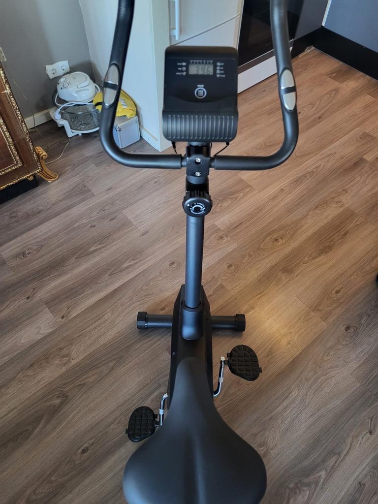 InShape FB600 Hometrainer - Zo goed als nieuw, Ophalen, Zo goed als nieuw, Metaal, Benen