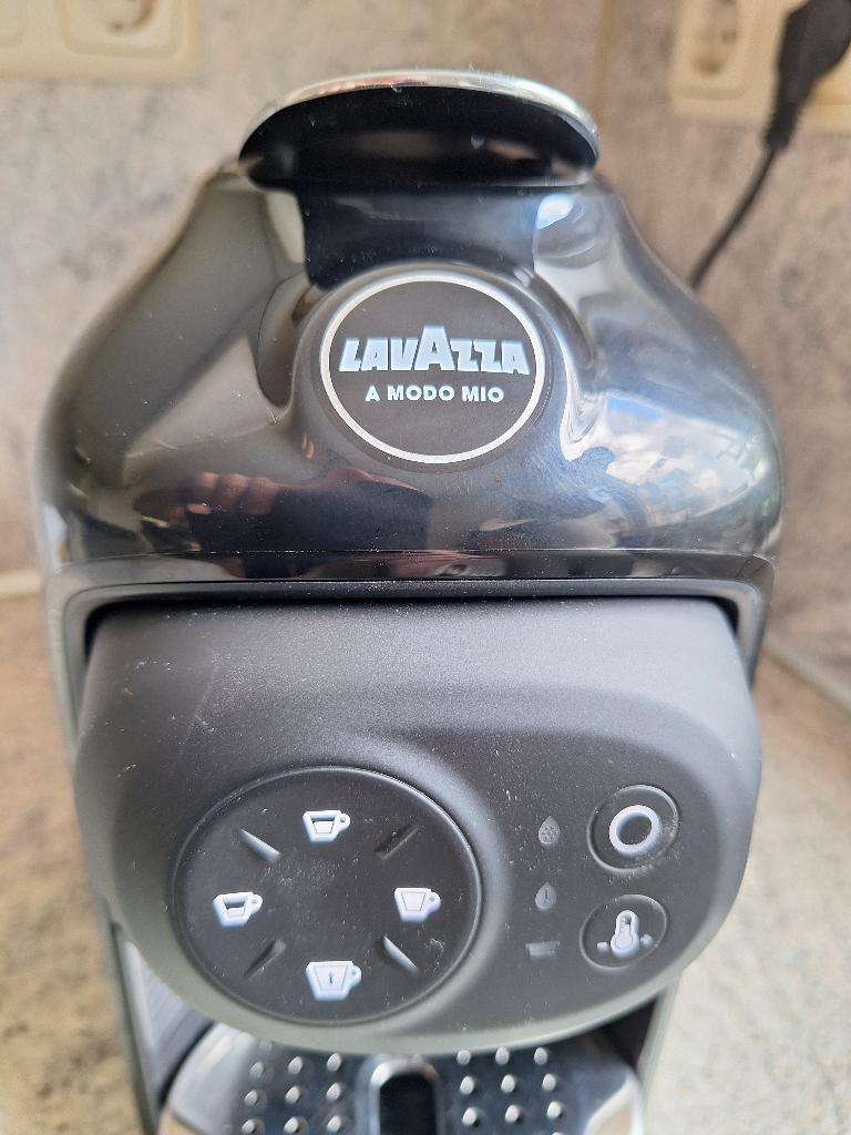Lavazza A Modo Mio Idola Zwart koffiezetapparaat nieuw, 10 kopjes of meer, Ophalen of Verzenden, Koffiepads en cups, Afneembaar waterreservoir