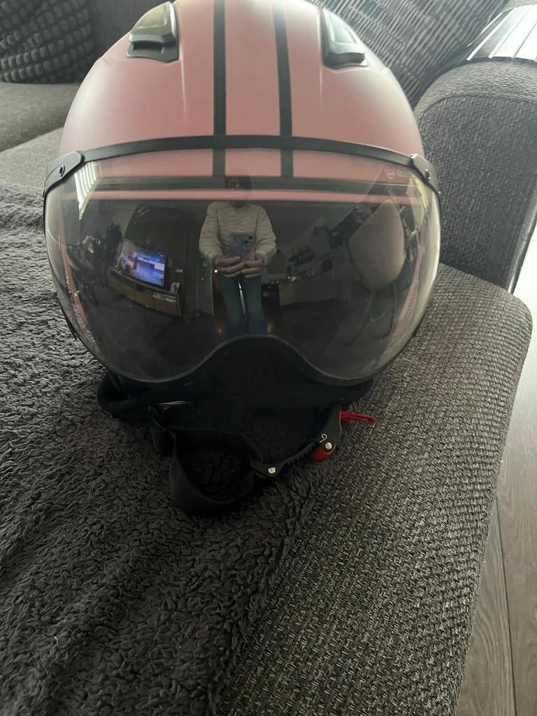 Roze Scooter Helm - Maat S - Zo Goed Als Nieuw, Fietsen en Brommers, Brommerhelmen, Ophalen, Zo goed als nieuw, Small