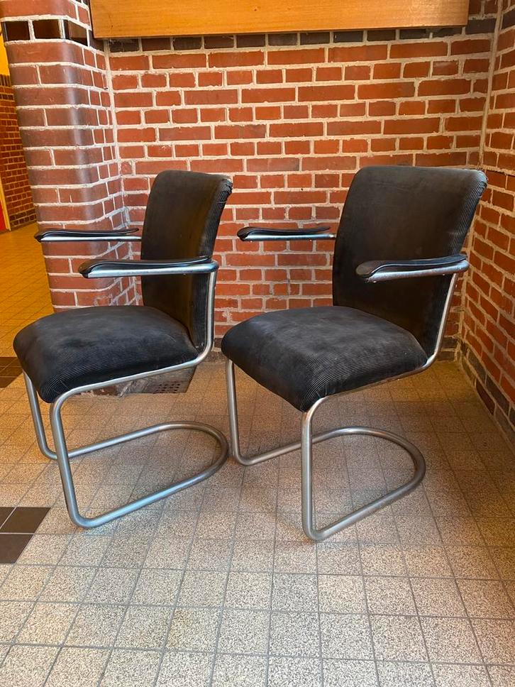 Set zweefstoelen van de Wit, vintage ‘50 Hollands design, Huis en Inrichting, Stoelen, Gebruikt, Twee, Metaal, Stof, Zwart, Ophalen