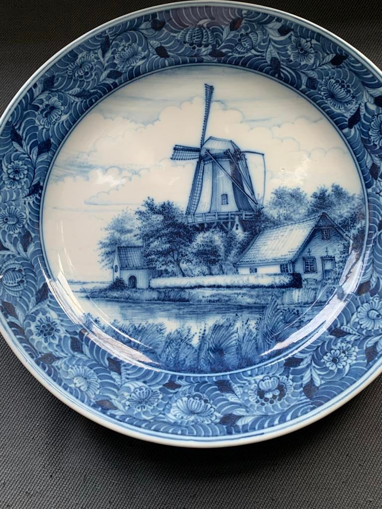 Makkum wandbord schotel met molen en Hollands landschap, Antiek en Kunst, Ophalen of Verzenden