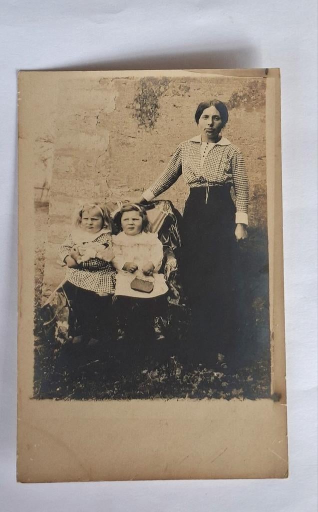 Fotokaart- portret- moeder- dochters- meisje- vrouw- jurk, Ophalen of Verzenden, Voor 1940, Overige onderwerpen, Foto