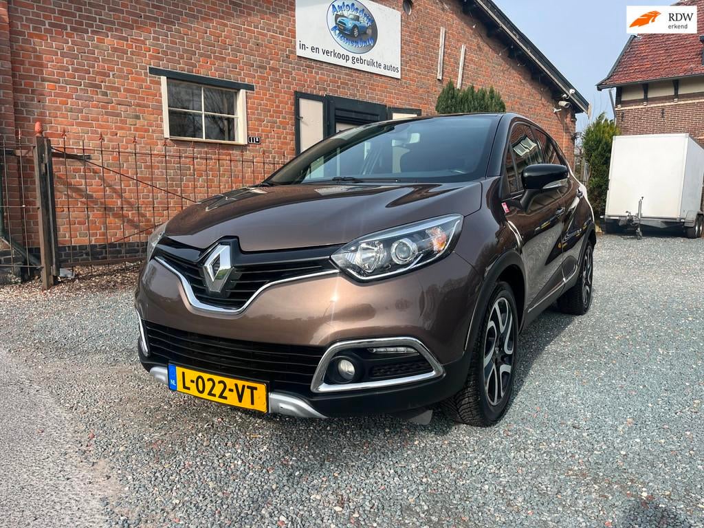 Renault Captur 1.2 TCe Helly Hansen ( Navigatie + Climate Co, Euro 5, Zwart, 4 cilinders, Bruin