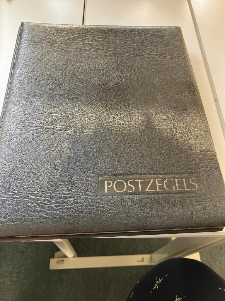 Postzegelalbum Nederland Antillen en Indonesië, Postzegels en Munten, Postzegels | Volle albums en Verzamelingen, Ophalen