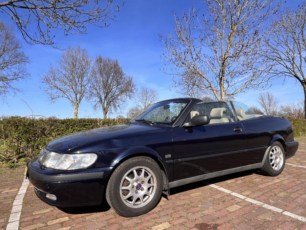 Saab 9-3 2.0 I Cabrio 1998 Blauw, Auto's, Saab, Voorwielaandrijving, 4 cilinders, Cabriolet, 75 €/maand