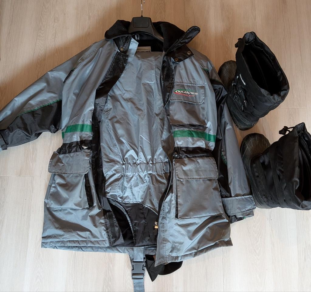 Vispak maat M en schoenen maat 40., Ophalen, Zo goed als nieuw, Jack