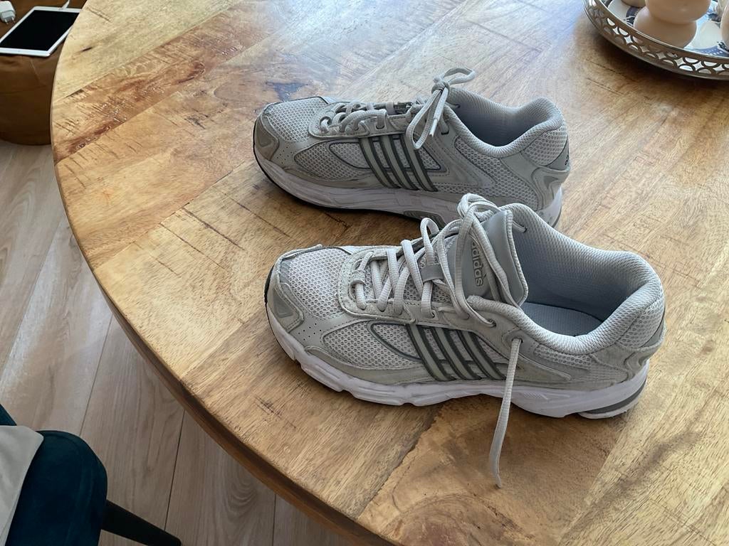 Adidas Response CL sneakers - Maat 39 1/3, Ophalen of Verzenden, Zo goed als nieuw, Grijs, Sneakers of Gympen