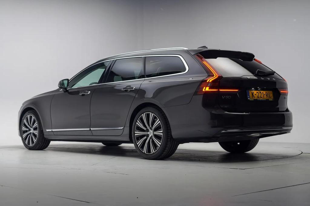 Volvo V90 2.0 B5 250pk Inscription Aut. [ Panorama Leder Sto, Automaat, 4 cilinders, 1731 kg, Zilver of Grijs