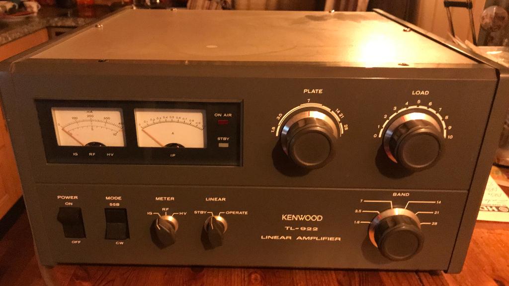 Kenwood TL922 linear amplifier in vrijwel nieuwstaat, Telecommunicatie, Zenders en Ontvangers, Zo goed als nieuw, Zender, Ophalen