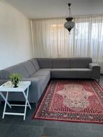 Grijs hoekbankstel van stof, Huis en Inrichting, Banken | Bankstellen, Gebruikt, Hoekbank, Ophalen of Verzenden, Minder dan 150 cm