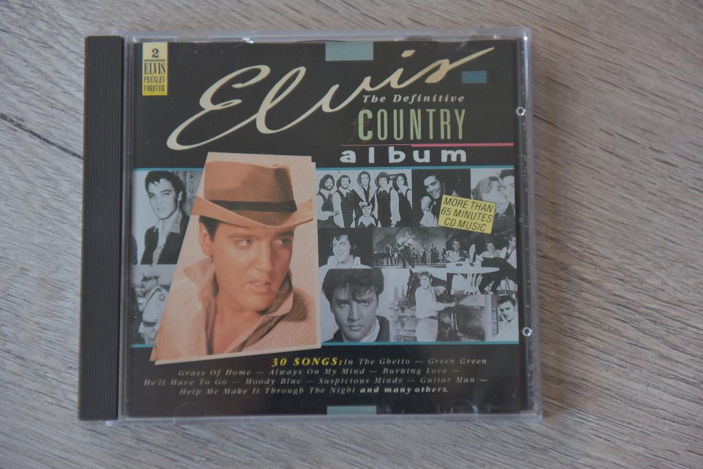 ELVIS PRESLEY -- THE DEFINITIVE COUNTRY ALBUM, Verzenden, Zo goed als nieuw, Boxset