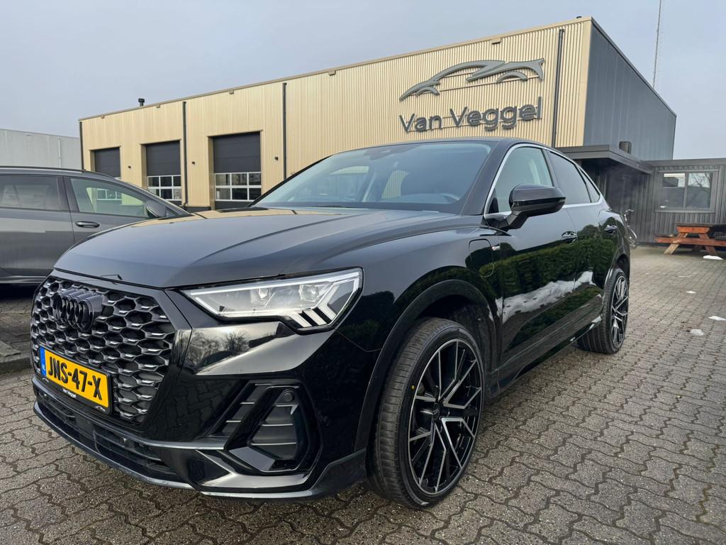 Audi Q3 Sportback 45 TFSI e 245 PK S Edition virual cockpit,, Auto's, Stof, Gebruikt, Zwart, Zwart