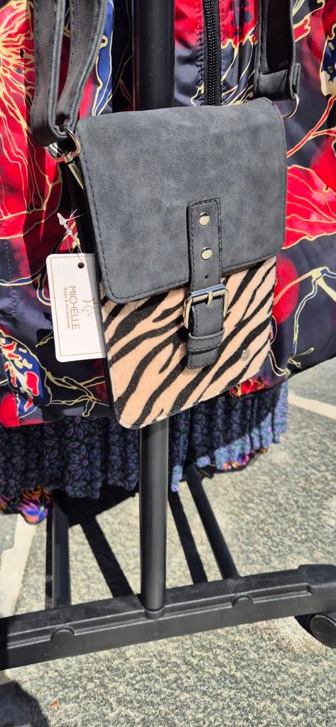 Schoudertasje met Zebraprint, Sieraden, Tassen en Uiterlijk, Tassen | Damestassen, Ophalen of Verzenden, Nieuw, Zwart, Schoudertasje