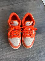 Nike Dunk sneakers, Kleding | Dames, Schoenen, Oranje, Ophalen of Verzenden, Sneakers of Gympen, Zo goed als nieuw