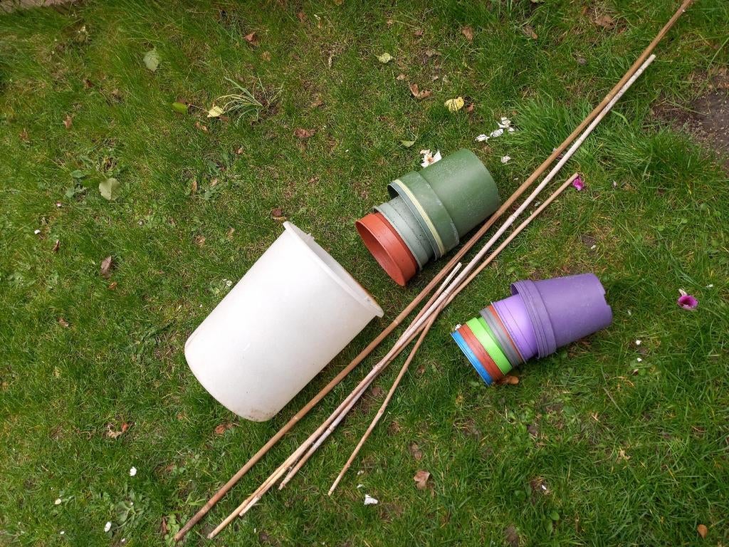 Gratis kweekpotjes en bamboe stokken, Ophalen