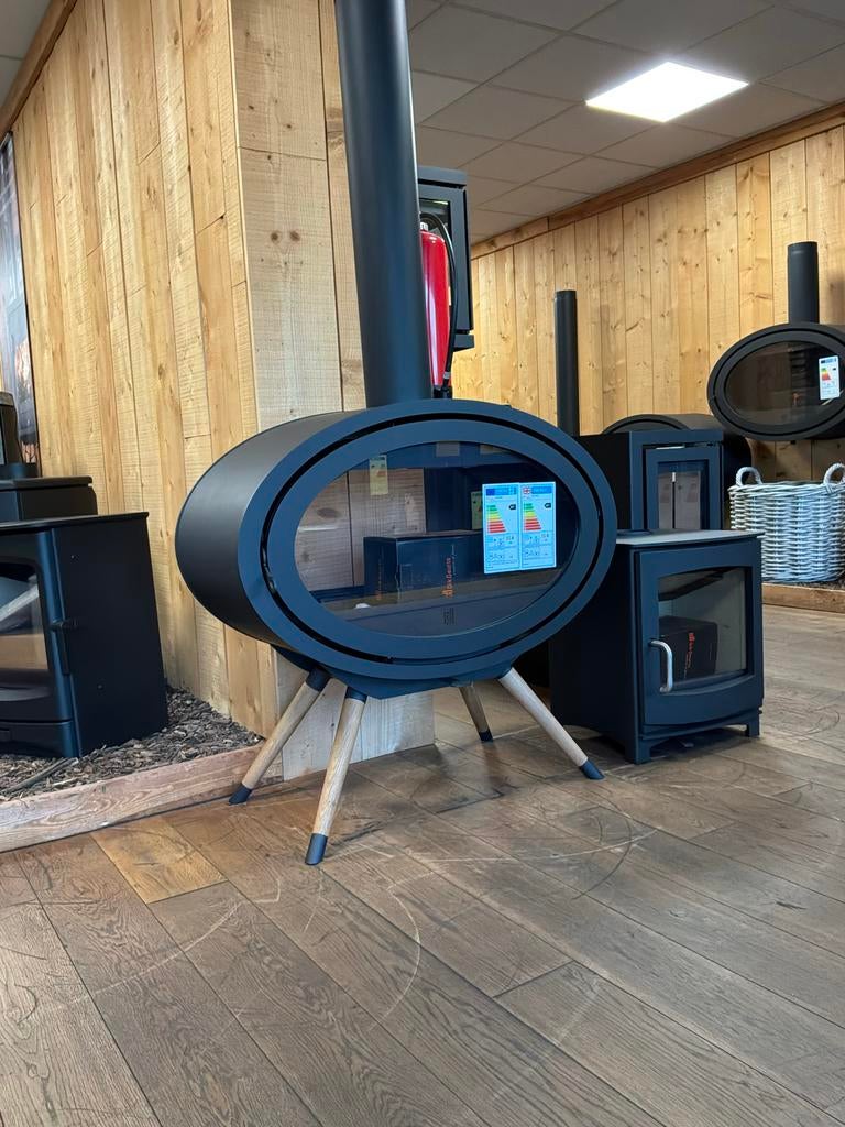 Dik Geurts Oval Front Legs Houtkachel - Ovale Design Serie